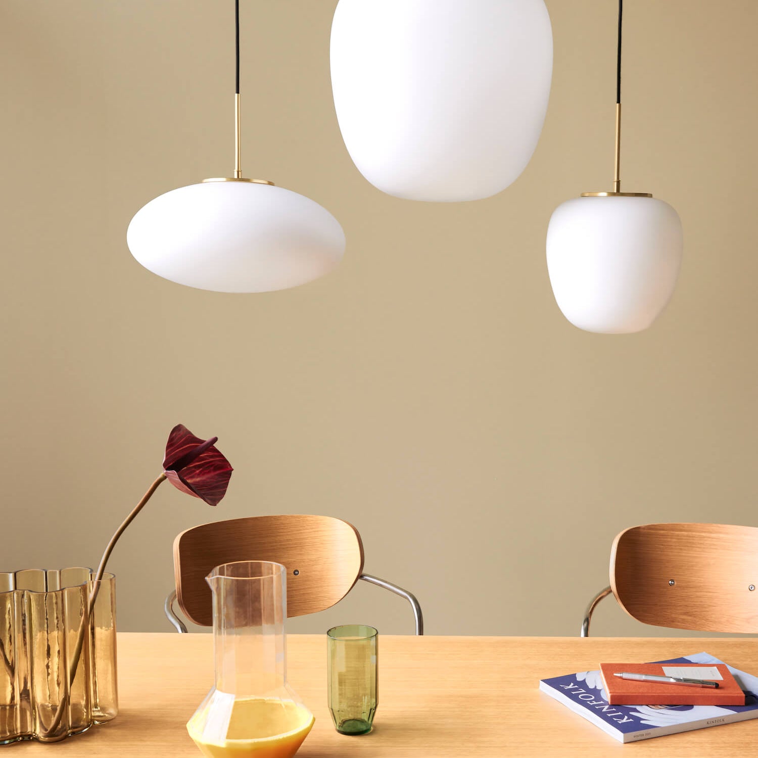 Suspension pomme verre opale HUB