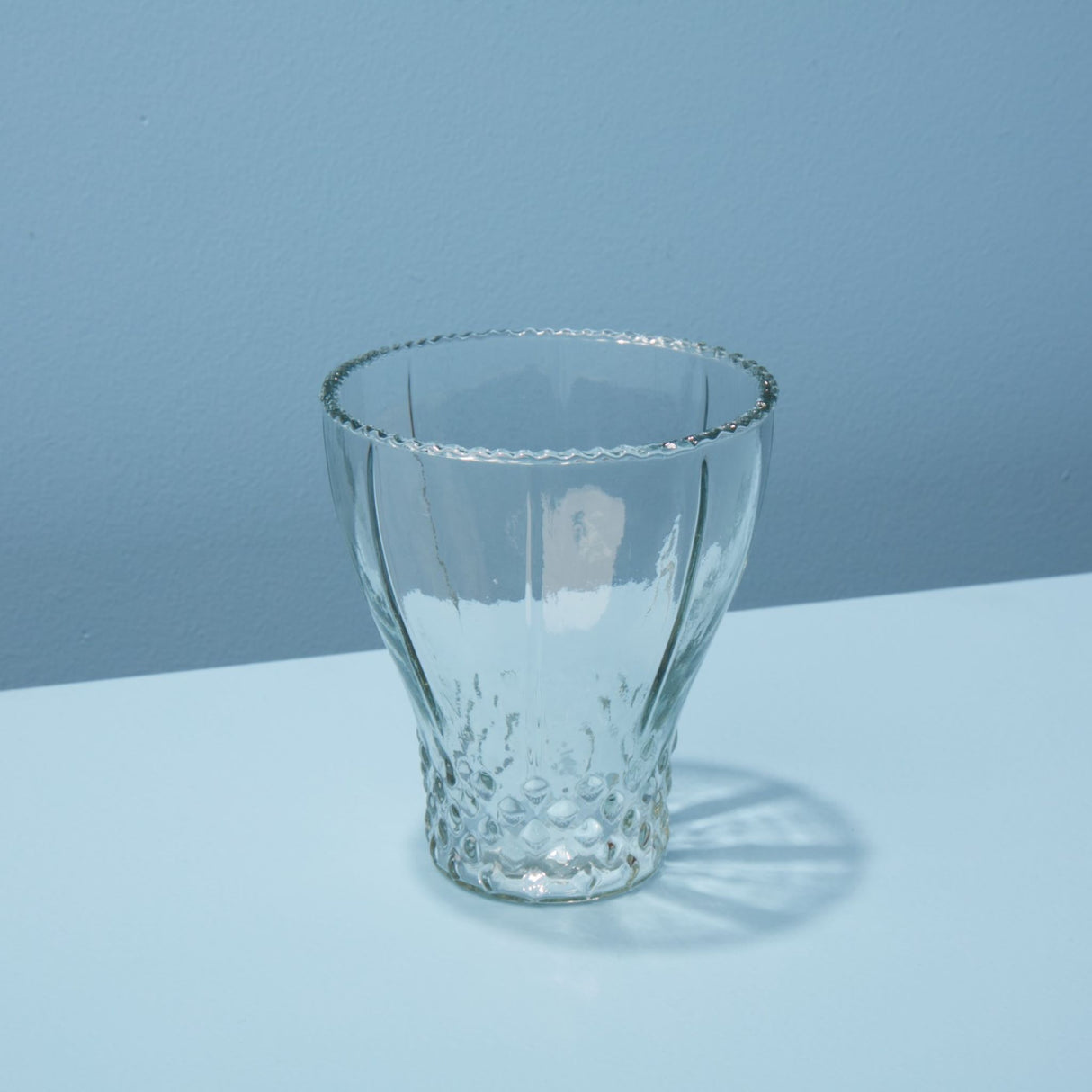 Verre évasé à bord ondulé BEH