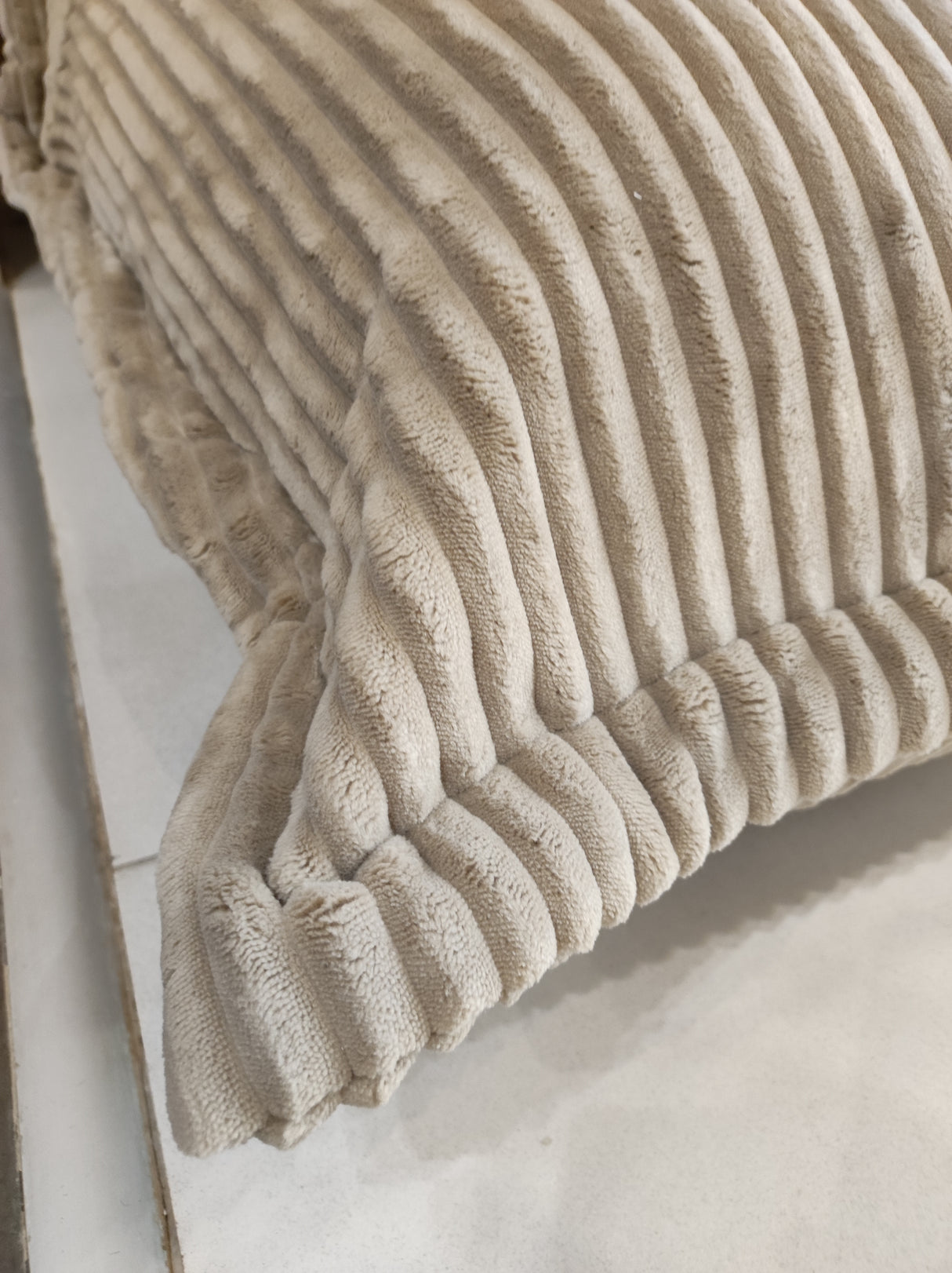 Canapé beige côtelé 2 places   SOLAE SEM