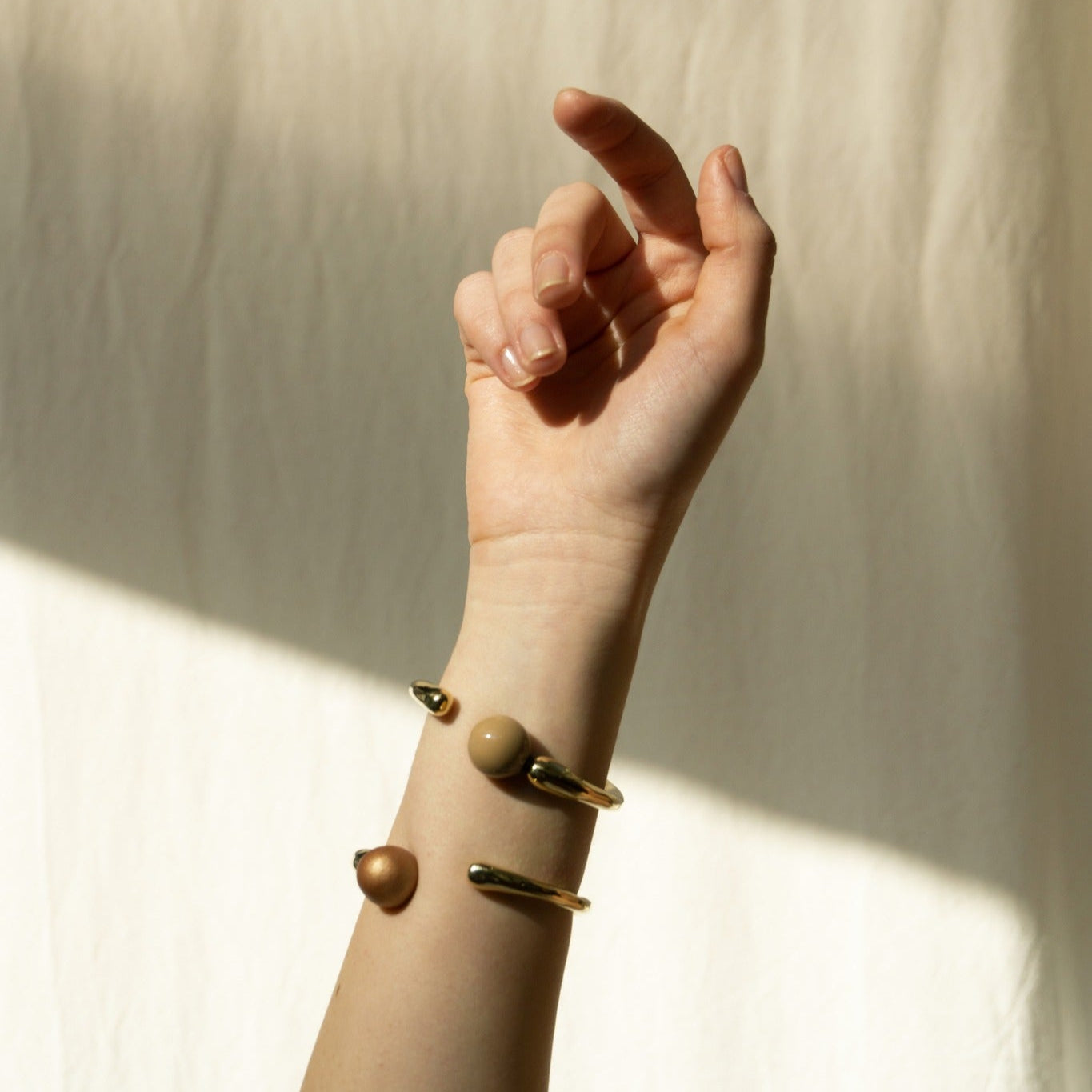 Bracelet doré boule Céramique SEN