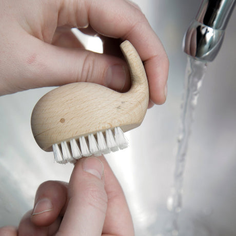 Brosse à ongles baleine bois KIK