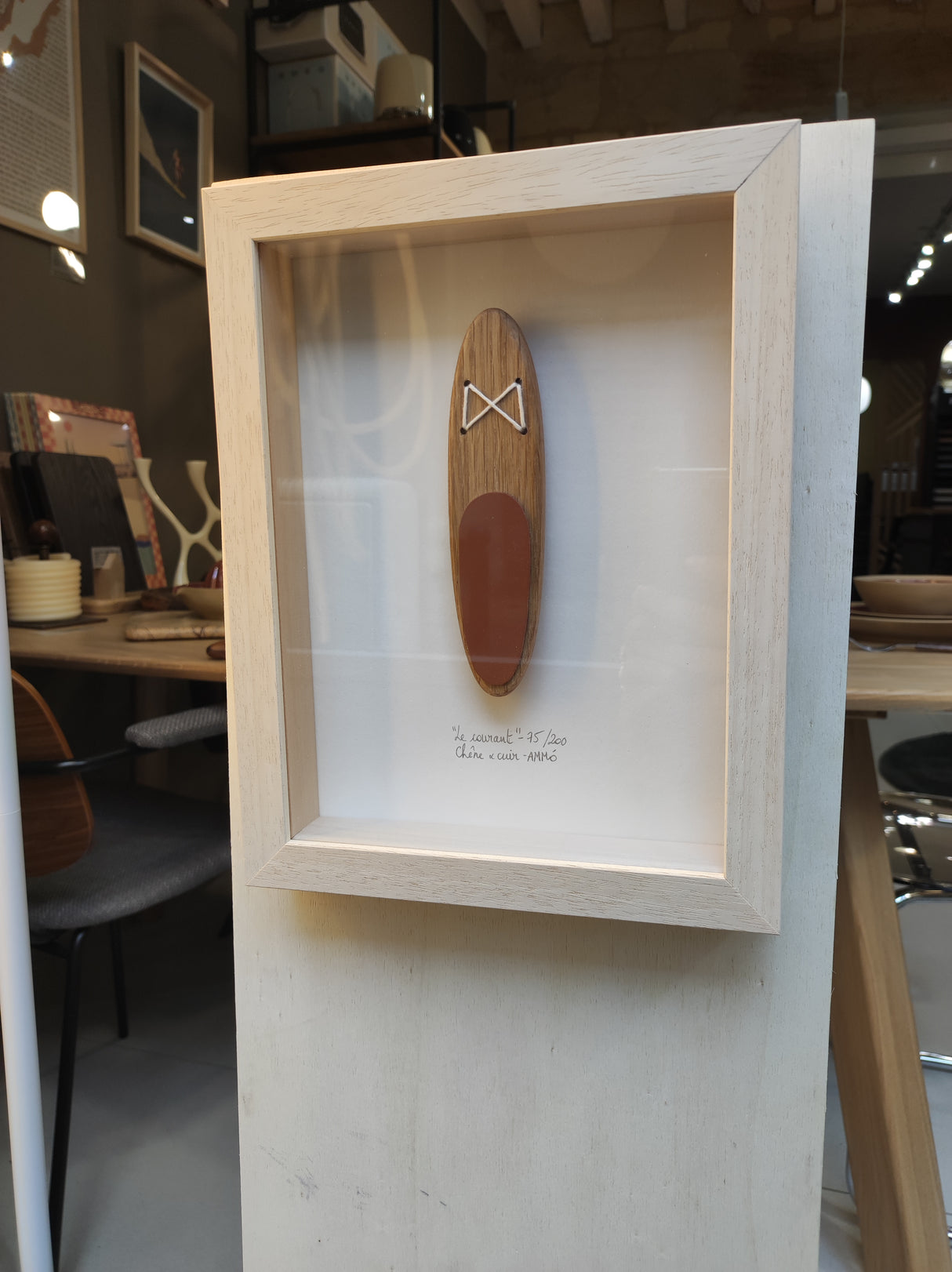 Cadre cabinet de curiosité en bois artisanal AMM