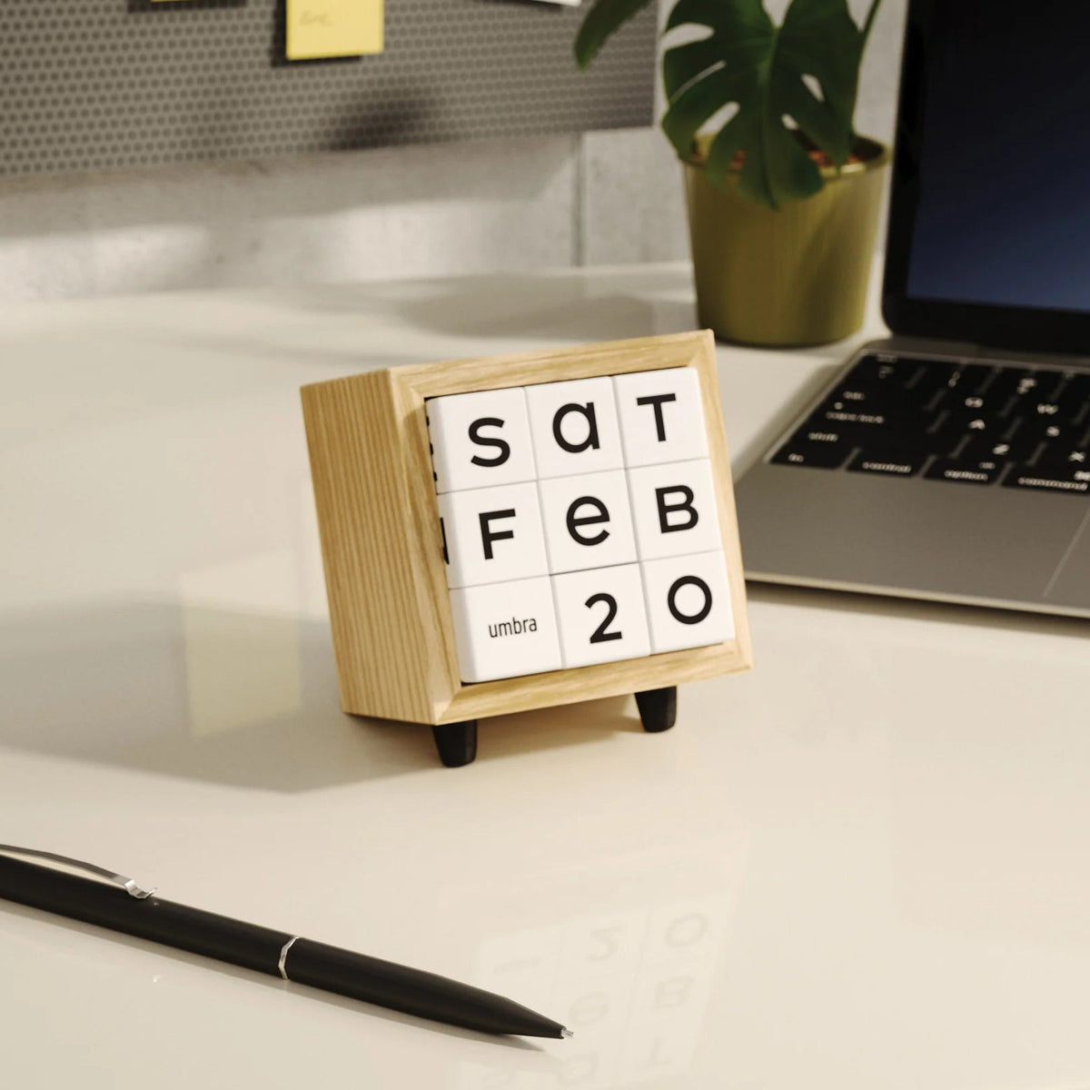 Calendrier perpétuel Rubik’s Cube UMB