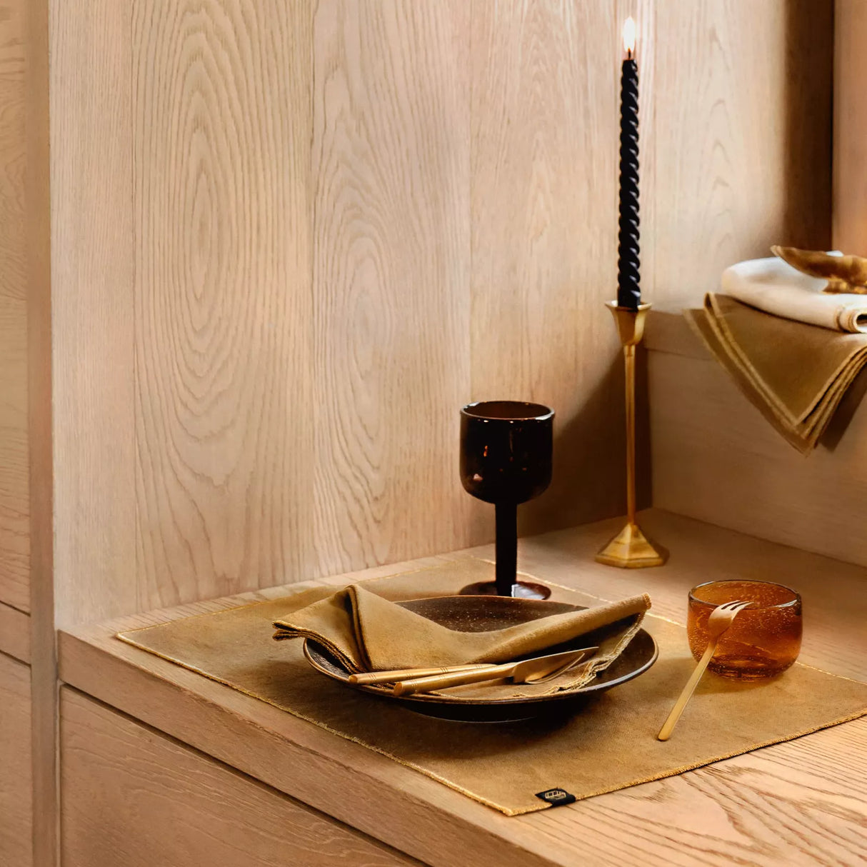 Set de table lin bordure dorée HAO